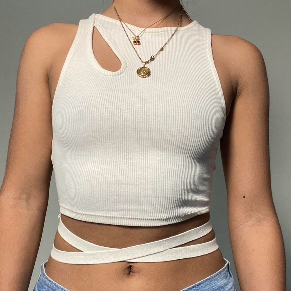 Zara asymmetrical cream tie up crop top. Ribbed material
